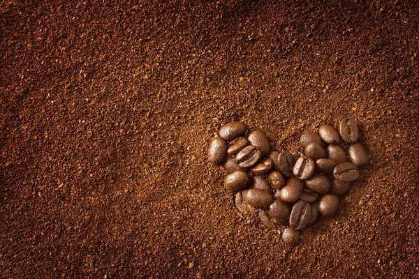 Hartvormige koffiebonen — Stockfoto