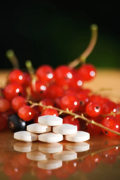 Vitamin tablets — Stock Photo, Image