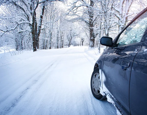 Schnee auf Rücklicht eines Auto - ein lizenzfreies Stock Foto von Photocase