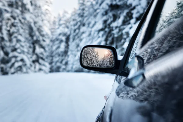 Camino de invierno por la mañana —  Fotos de Stock