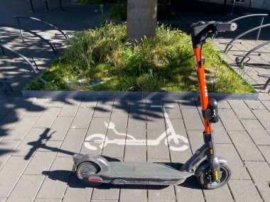 Elektrikli scooter, şehirde elektrik hareketliliği.