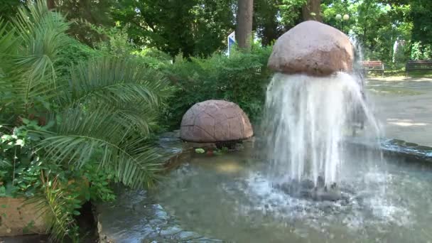 惊人的喷泉 — 图库视频影像