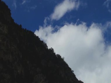 Kurtat dağın gorges