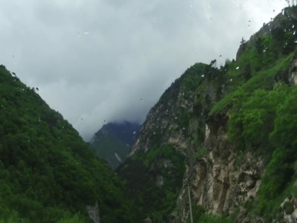 Kurtat dağın gorges — Stok video
