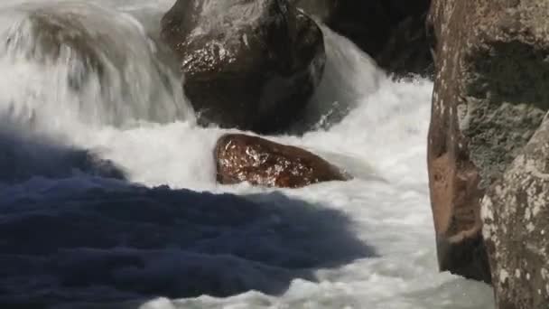 Natureza e paisagens desfiladeiros montanhosos — Vídeo de Stock