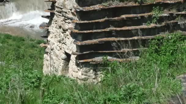 Средневековый город мертвых в деревне Даргавс в Северной Осетии-Алании — стоковое видео