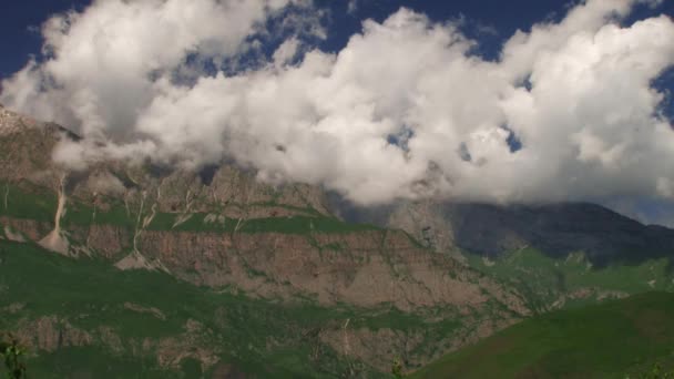 Natuur en landschap bergachtige kloven — Stockvideo