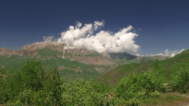 Nature and landscapes mountainous gorges — Stock Video