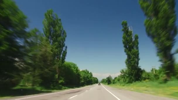 Uma viagem para as estradas montanhosas na República da Ossétia do Norte-Alânia , — Vídeo de Stock