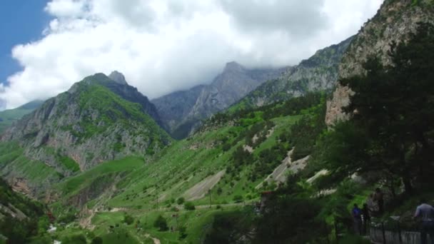 Vistas de la naturaleza Gargantas Kurtat de Osetia del Norte-Alania — Vídeo de stock