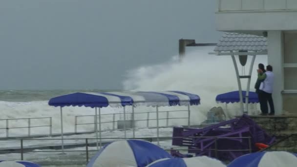 Letní bouře na pobřeží Černého moře — Stock video