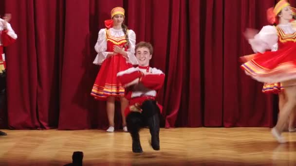 Discurso conjunto de danza infantil "Iveria" la ciudad de Sochi en el concierto — Vídeo de stock