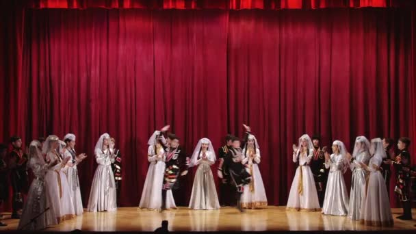 Řešit dětský taneční soubor "Iveria" město Soči na koncert — Stock video