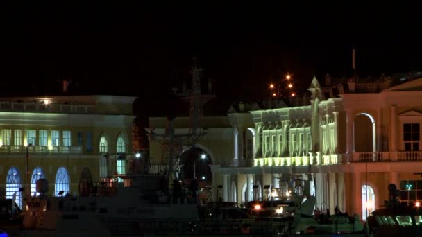 Nacht uitzicht centrum Sotsji tijdens de Olympische spelen in februari 2014 — Stockvideo