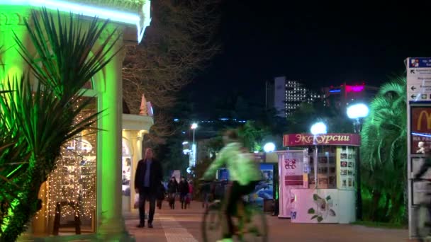 Ніч переглядів центру міста Сочі під час Олімпійських ігор в лютому 2014 — стокове відео