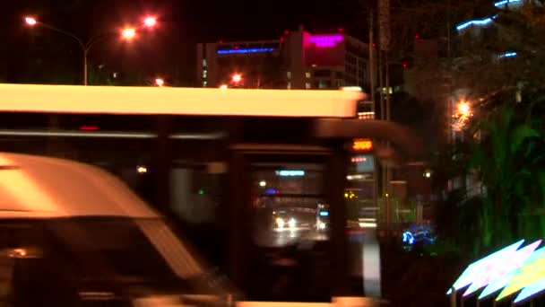 Εμφανίσεις νύχτα στο κέντρο της πόλης Σότσι κατά τη διάρκεια των Ολυμπιακών Αγώνων του 2014 Φεβρουάριος — Αρχείο Βίντεο