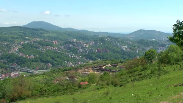 Panoramik manzaralarını sunan Sochi şehir ve çevresi Karadeniz üzerinde merkezi — Stok video