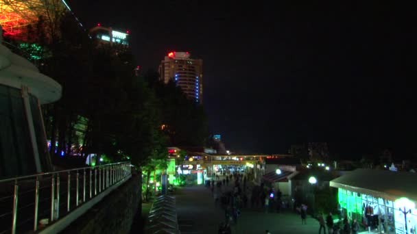 Viste notturne nel centro di Sochi durante i Giochi Olimpici di febbraio 2014 — Video Stock