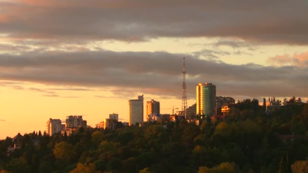 Pohled na oblasti města Soči při západu slunce — Stock video