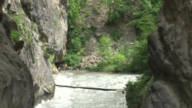 Kuzey Osetya'da Kurtat Gorge. Kanyon.