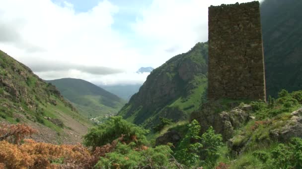 Garganta del Kurtat en Osetia del Norte . — Vídeo de stock