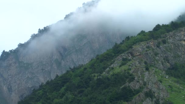 Typen en attracties Kurtat kloven van Noord-Ossetië-Alanië, Rusland, de Kaukasus. — Stockvideo