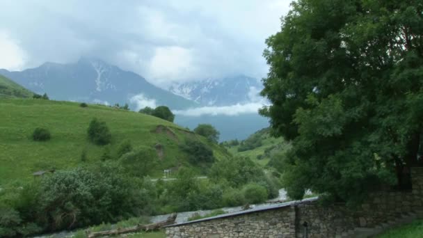 Típusok és látnivalók Kurtat szoros a Kaukázus, Észak-Oszétia, Oroszország. — Stock videók