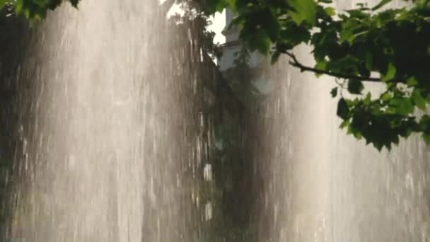 Brunnen auf der Strandpromenade der Stadt Sotschi, Russland — Stockvideo