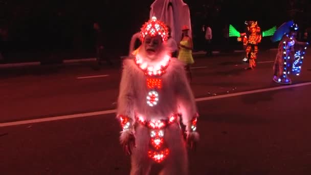 Carnaval festivo en la ciudad de Sochi, Rusia — Vídeos de Stock