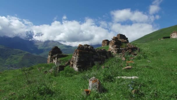 Kurtat Gorge in Noord-Ossetië-Alanië, de Kaukasus, Rusland — Stockvideo