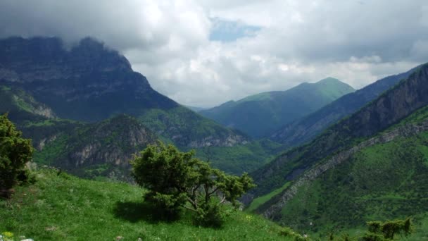 Kurtat φαράγγι της Βόρειας Οσετίας-Αλανίας, ο Καύκασος, Ρωσία — Αρχείο Βίντεο