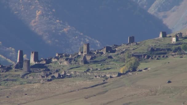 Natuur Kurtat Gorge in Noord-Ossetië, Kaukasus, Rusland. — Stockvideo