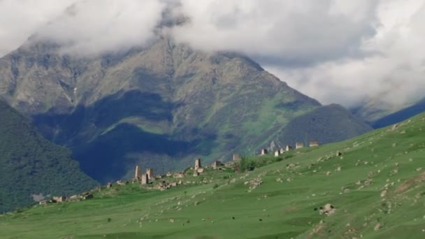 자연 Kurtat 협곡 북쪽 Ossetia, 코 카 서 스, 러시아. — 비디오