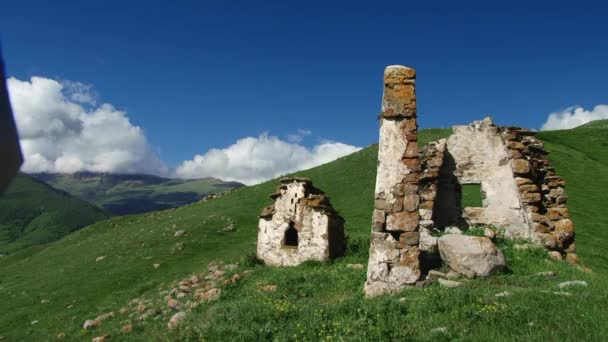 Natuur Kurtat Gorge in Noord-Ossetië, Kaukasus, Rusland. — Stockvideo