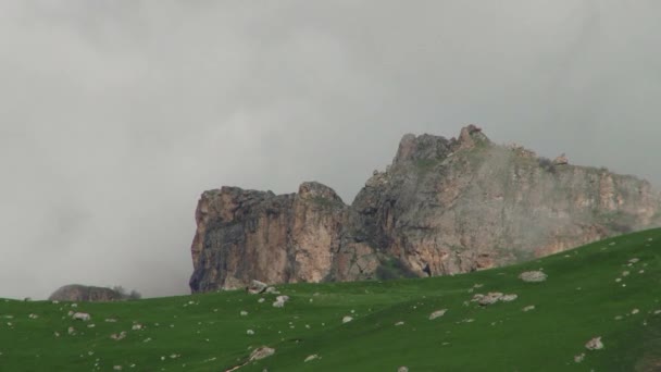 Natur Kurtat Gorge i Nordossetien, Kaukasus, Ryssland. — Stockvideo