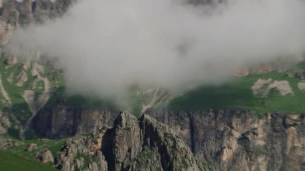 Natur Kurtat Gorge i Nordossetien, Kaukasus, Ryssland. — Stockvideo
