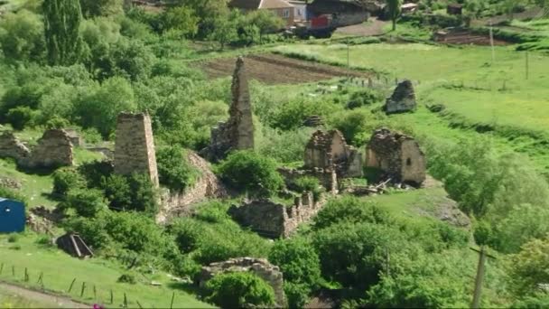 Natuur Kurtat Gorge in Noord-Ossetië, Kaukasus, Rusland. — Stockvideo