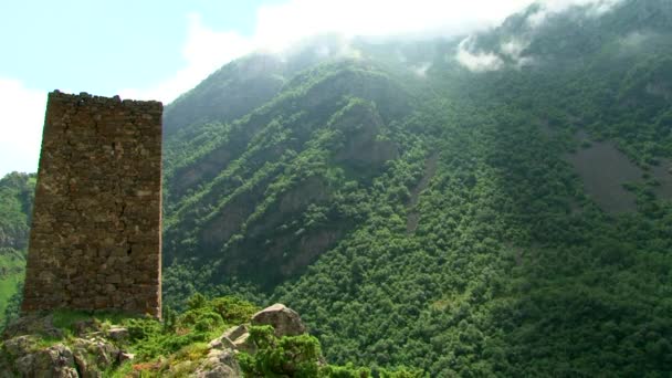 Doğa Kurtat Gorge Kuzey Osetya'da, Kafkasya, Rusya Federasyonu. — Stok video