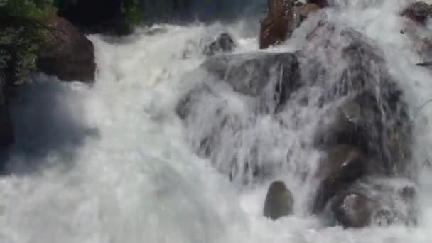 Natureza Kurtat Gorge na Ossétia do Norte, Cáucaso, Rússia . — Vídeo de Stock