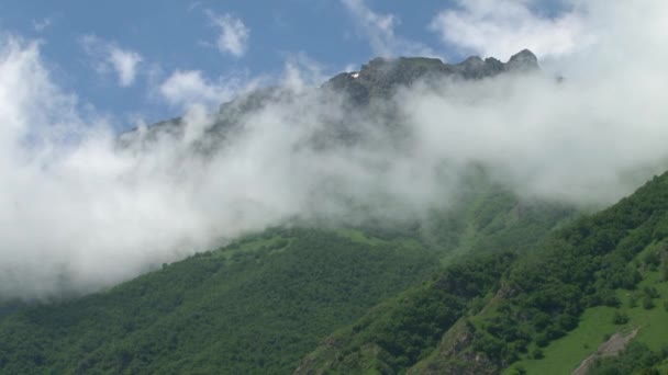 Natur Kurtat Gorge i Nordossetien, Kaukasus, Ryssland. — Stockvideo