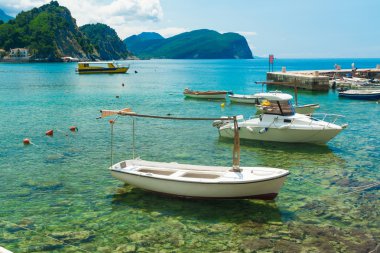 Tekne deniz liman. Deniz serisi.