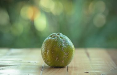 Büyük sulu limonlar limonata için iyidir.