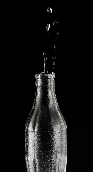 Garrafa de água de vidro . — Fotografia de Stock