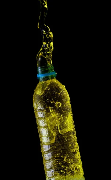 Plastová láhev vody. — Stock fotografie