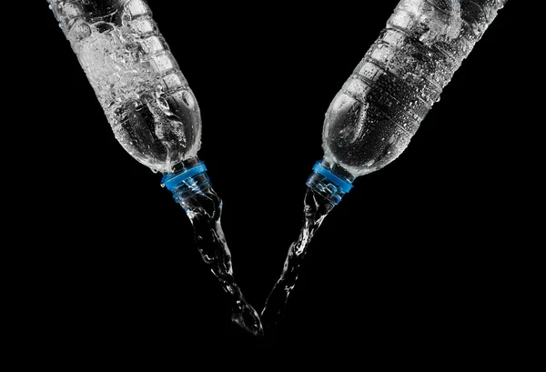 Plastik su şişesi.