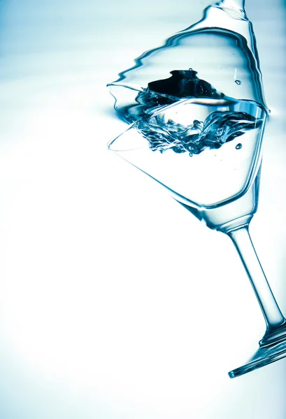 Glas unter Wasser. — Stockfoto