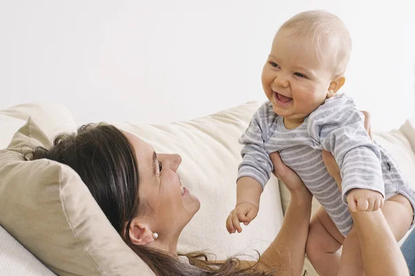 Mother playing with baby — Stock Photo, Image