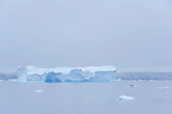 Iceberg grande — Foto de Stock