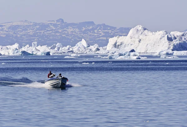 Fishing boat in Disko bay — Stock Photo, Image