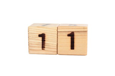 ahşap oyuncak küpleri